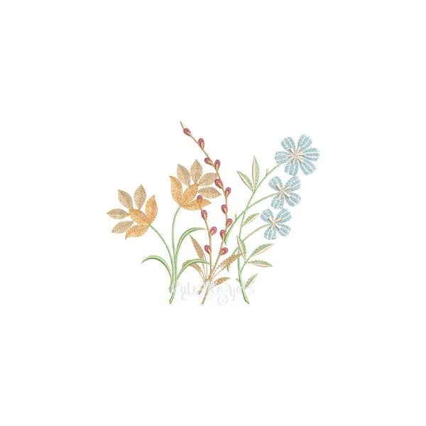 Broderie de fleurs stylisées comprenant deux fleurs orange à pétales pointus à gauche, une tige avec des bourgeons rouges au centre, et plusieurs fleurs bleues à pétales arrondis à droite, avec des tiges et des feuilles vertes.