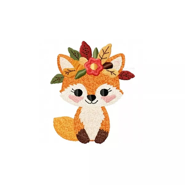 Motif de broderie machine représentant un renard bébé assis, orné d'une couronne de feuilles d'automne et d'une fleur rouge. Style kawaii aux tons chauds orangés, roux et verts.