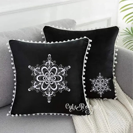 Flocon de Neige Blanc Élégant sur coussin noir #5A (5 Tailles) - Motif Broderie Machine